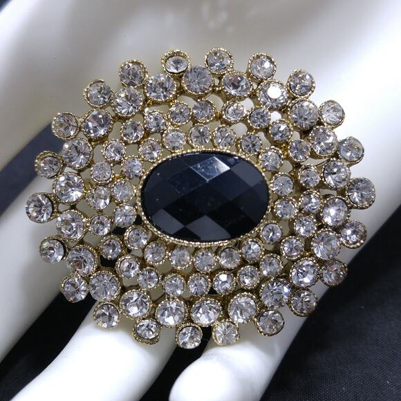 Monet Clear Black Rhinestone Oval Brooch, Gold Plated, 1980s Vintage Jewelry - Picture 3 of 10